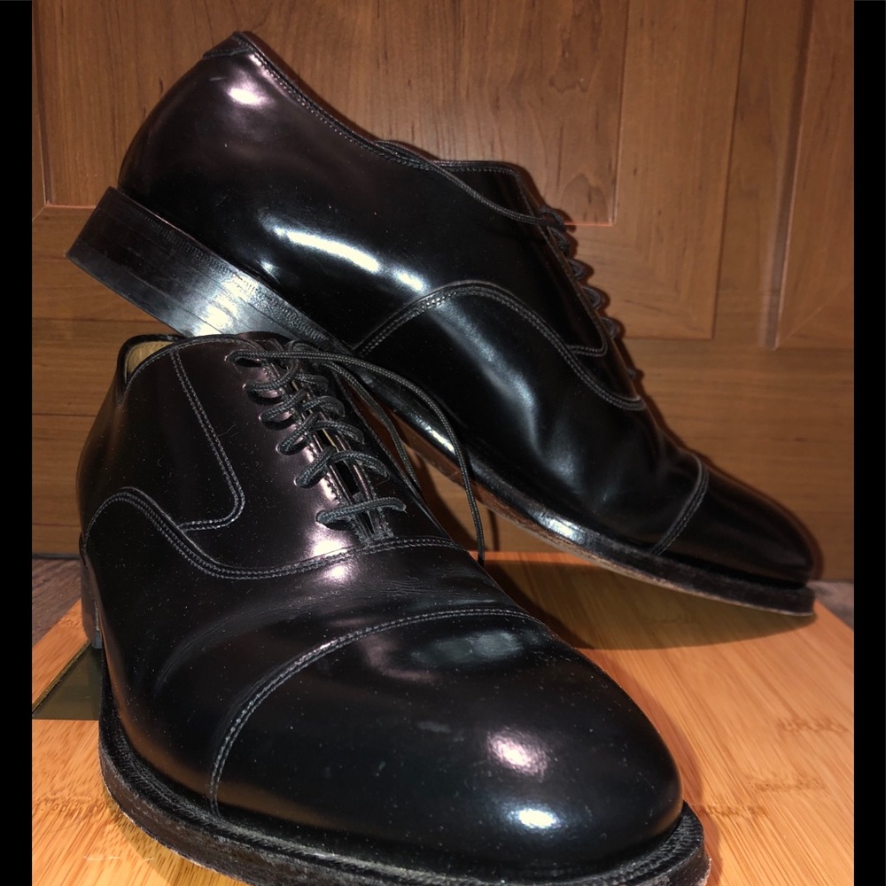 Johnston & Murphy black cap toe dress shoes, 10.5
